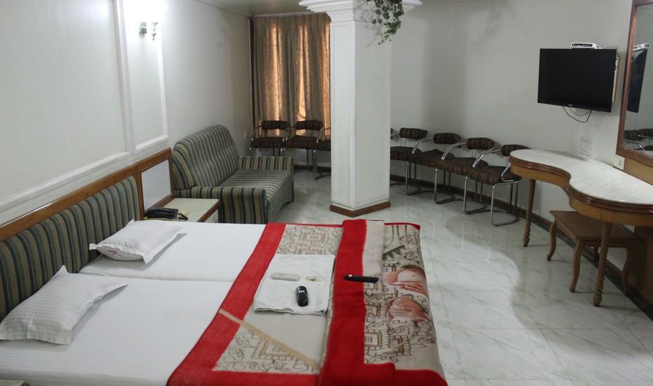 Hotel Unnati Αχμπανταμπάντ Εξωτερικό φωτογραφία