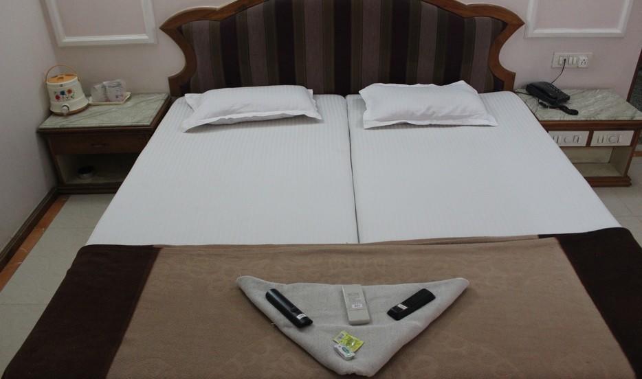 Hotel Unnati Αχμπανταμπάντ Εξωτερικό φωτογραφία