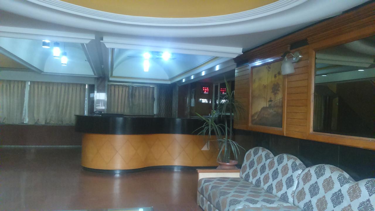 Hotel Unnati Αχμπανταμπάντ Εξωτερικό φωτογραφία